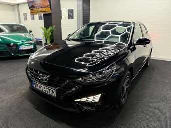 Hyundai i30 2022 1.5dpi atmosféra 81kw benzín FAMILY 1majitľ - 2