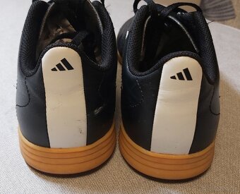 Kopačky halovky Adidas veľ 38 2/3 - 2