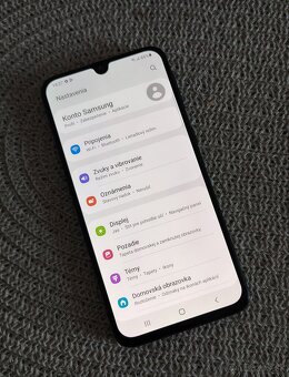 Samsung Galaxy A40 - 2