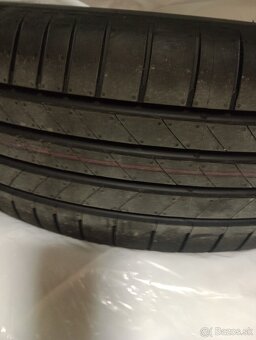 Predám pneumatiky Bridgestone 215/65R16 - 2