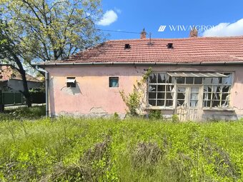 Stavebný pozemok s rodinným domom na predaj - 2