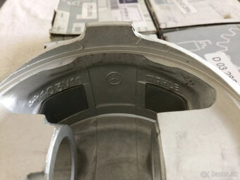 Mercedes W 109 300 SEL 6.3, W100, org.Mahle, 8 piestov 100 0 - 2