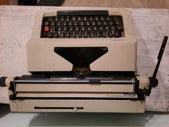 Pisaci stroj Consul model 2226 - 2