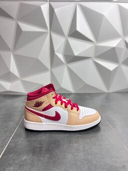Nike Air Jordan 1 Mid Light Curry Cardinal - 2
