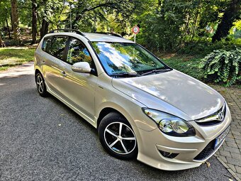 Hyundai i30 Combi family 1.6 benzín 93kW - 2