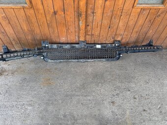 Land Rover Defender 2020- stredová krytka nárazníka - 2