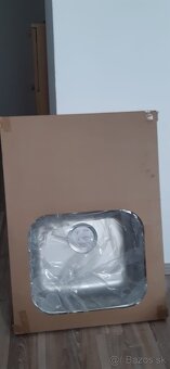 Nerezové drezy. - 2