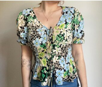 Kvetovaný top H&M 36 / S - 2