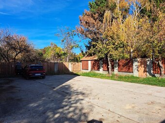 Prenájom areálu 939m2, hala 367m2, kancelárie soc. zázemie - 2