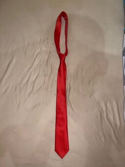 Červená kravata - 2
