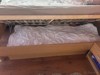 Drevená manželská posteľ - 2