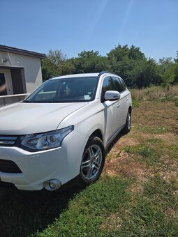 Mitsubishi Outlander 2,2  4x4 nafta - 2
