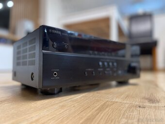 Yamaha HTR-4072 - 2