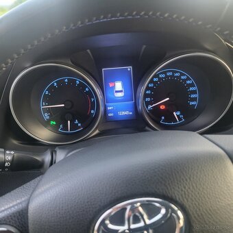 Toyota Auris - 2