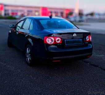 Volkswagen Jetta - 2