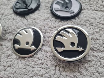 ŠKODA LOGO do volantu 43mm CHROM / 46mm FAREBNE. - 2