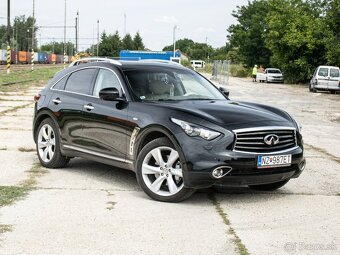 Infiniti FX30dS - 2