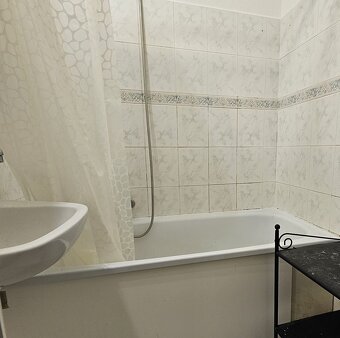 REZERVOVANÝ - PREDAJ 1 IZBOVÝ BYT S LODŽIOU A PIVNICOU, - 2