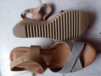 sandálky na platforme č.39 - 2