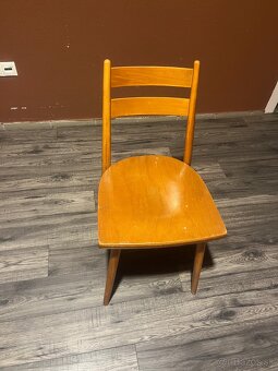 Drevene stolicky - 2