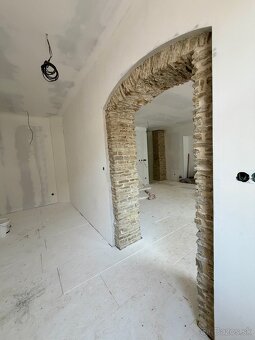 Dva 3izbové byty na námestí - 2