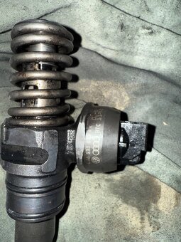 Vstreky z 1.9TDI 96KW-038130073 AR - 2