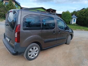 Citroen Berlingo 1,6 BLUE HDI, XTR, 05/2017, nafta - 2