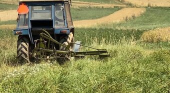 Predam traktor aj s inou technikov. - 2