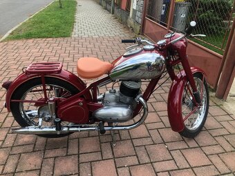 Jawa 250 perak rok 1949 po renovacii ŠPz platne - 2