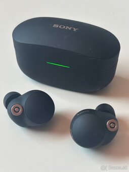 Sony Wf-1000XM4 čiernej farby - 2