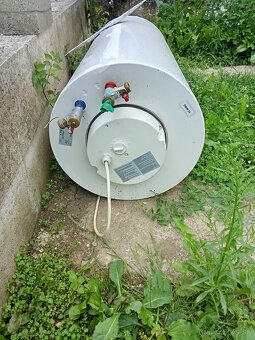Predám elektrický bojler 120 litrovy - 2