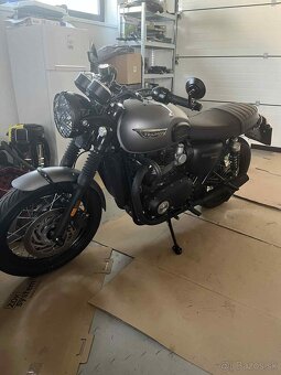 2019 Triumph T120 Black kupovaný na Slovensku - 2