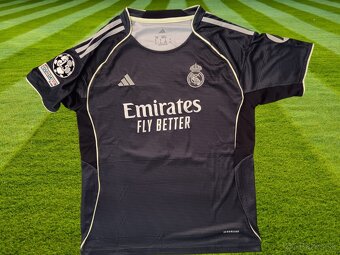 Kylian Mbappé Real Madrid 25/26 tmavomodrý dres - 2