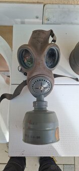 Nadpis: Plynová maska ČSR 1938 – originál s tubusom - 2