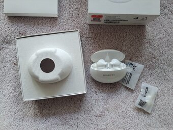 Bluetooth sluchatka Huawei FreeBuds 4i - 2