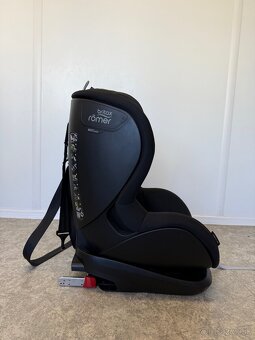 Britax Römer Trifix i-Size Cosmos Black autosedačka - 2