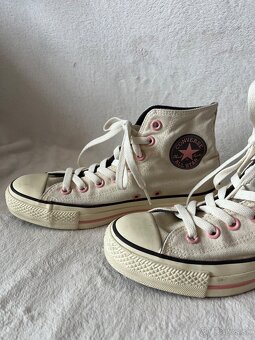 Kotnikove tenisky Converse. Kremova farba. Velkost 39.5. - 2