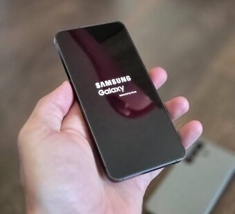 Samsung Galaxy S24 - 2