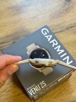 Predám hodinky garmin venu 2s - 2