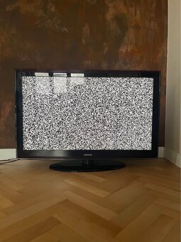 Samsung TV - CHYBA V OBRAZE - viď foto a popis - nieje SMART - 2