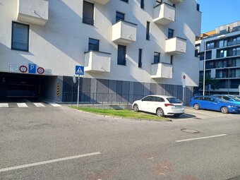 Vonkajšie parkovacie miesto Slnečnice, zóna mesto pred A2 - 2