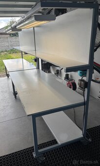 Pracovný stôl - 2