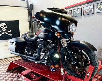Harley Davidson Street Glide Special, model 2014 - 2