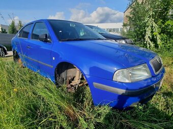 škoda octavia 1 predné svetlá - 2