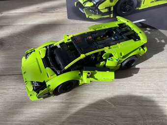 LEGO Technic Lamborghini Huracan Tecnica - 2