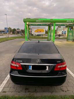 Mercedes Benz E200 - 2