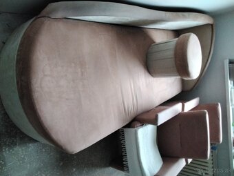 Darujem posteľ, dve kreslá, taburetka - 2