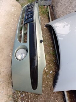 Predám predný nárazník na Renault Megane - 2