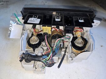 Ovládanie kúrenia Mazda Premacy - 2