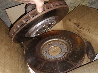 Alfa 159 Predne brzdove kotuce + platnicky - 2